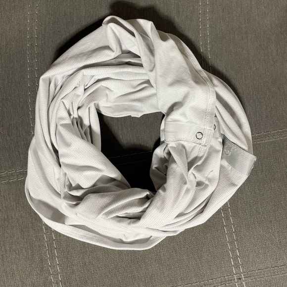 LULULEMON Vinyasa Scarf - Picture 1 of 3